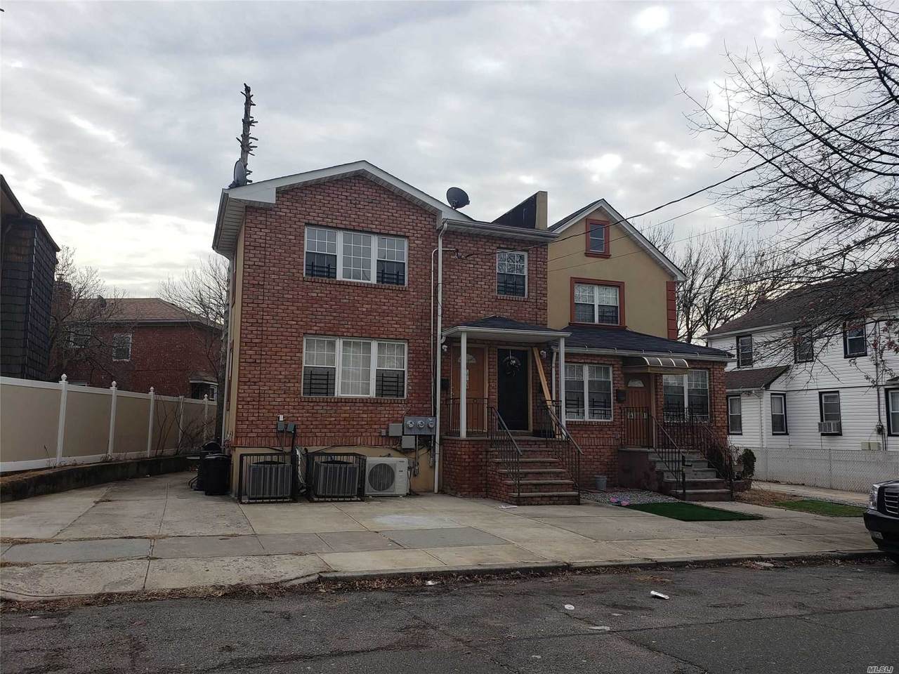 141-39 255th Street - Photo 1