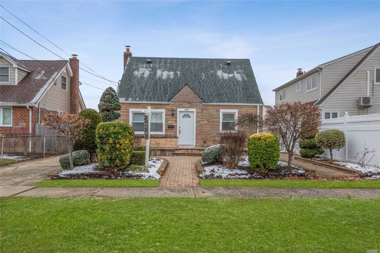 1039 Bowling Green Drive - Photo 1