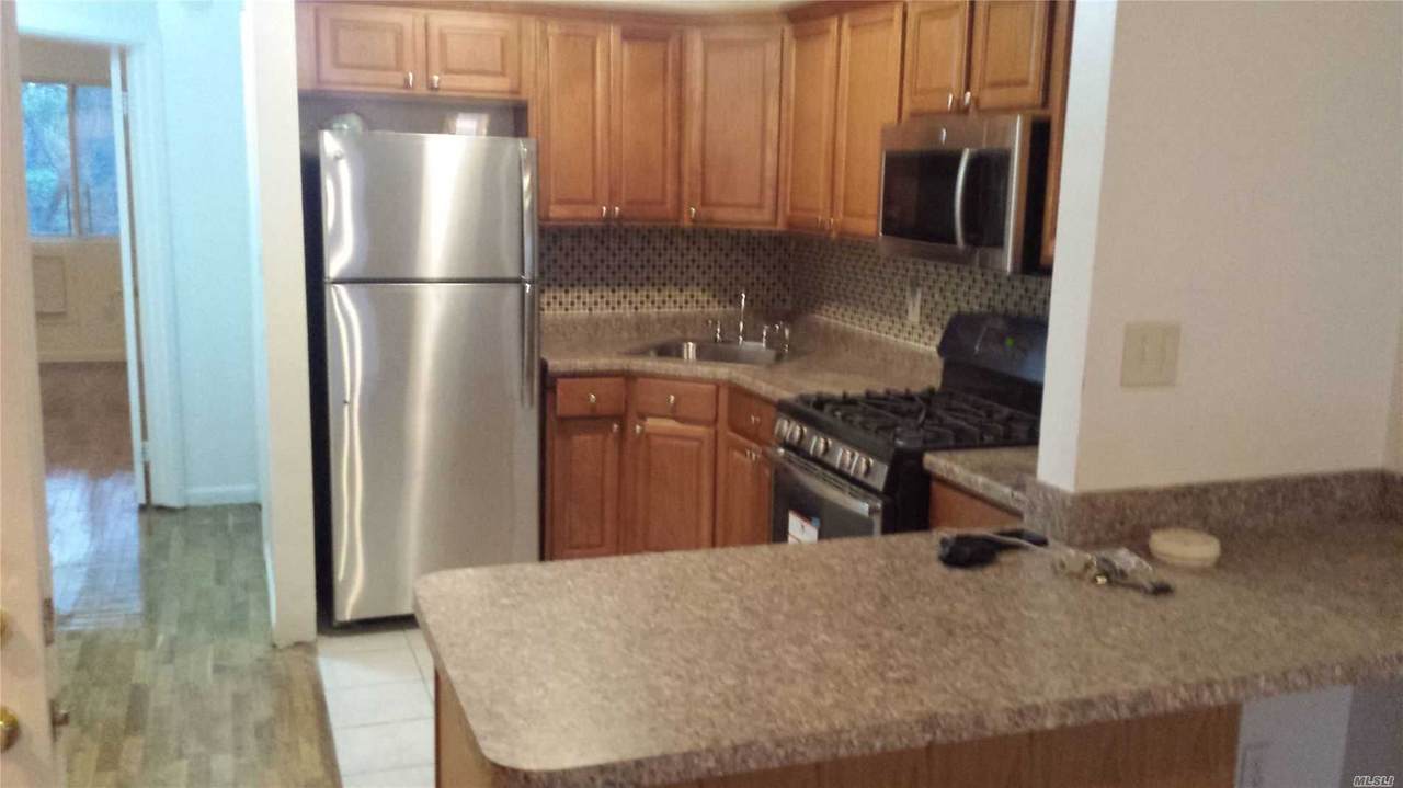 985 Halsey Street - Photo 1