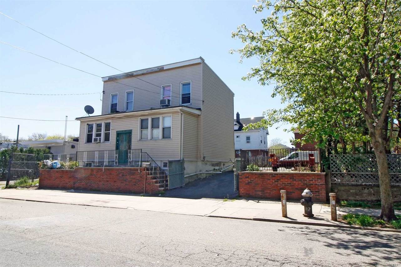 19-88 77 Street - Photo 1