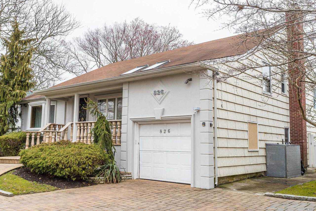 826 Longview Avenue - Photo 1