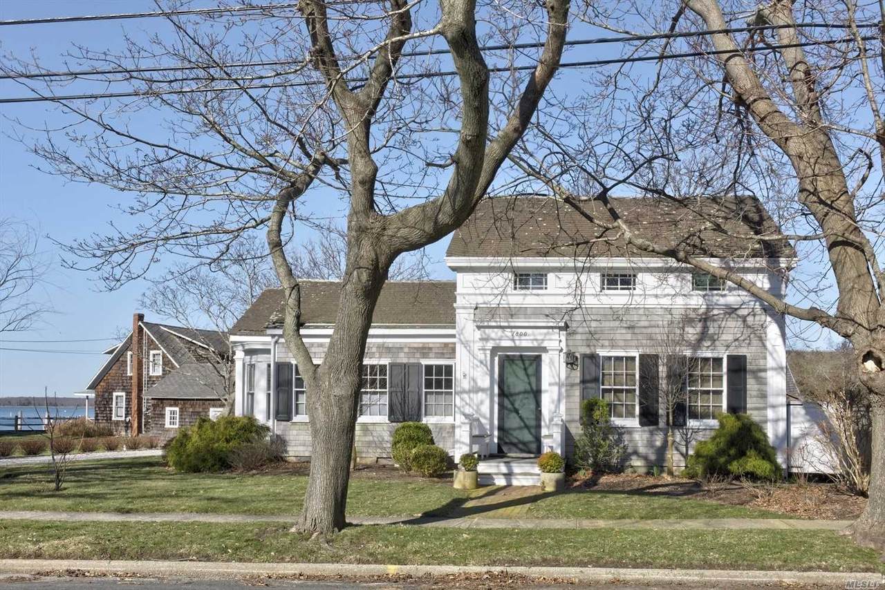 1800 Village Lane - Photo 1