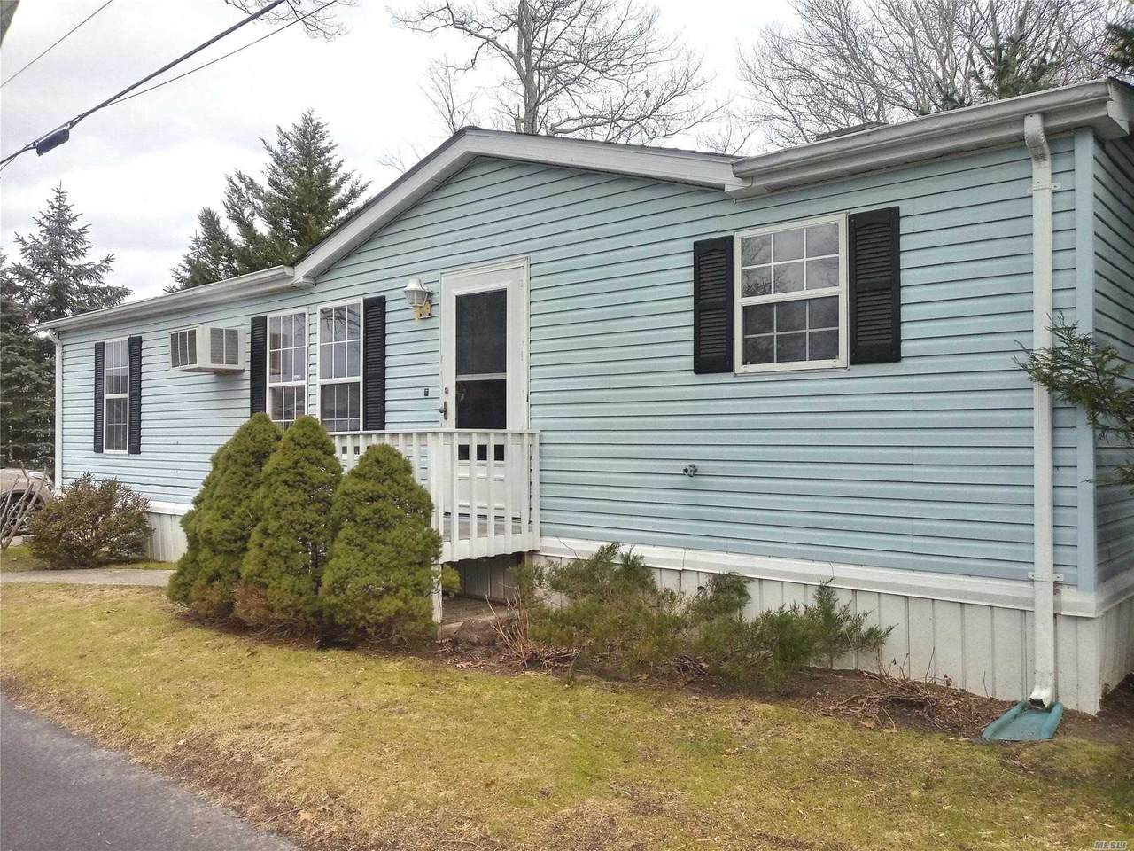 1661-226 Old Country Road - Photo 1