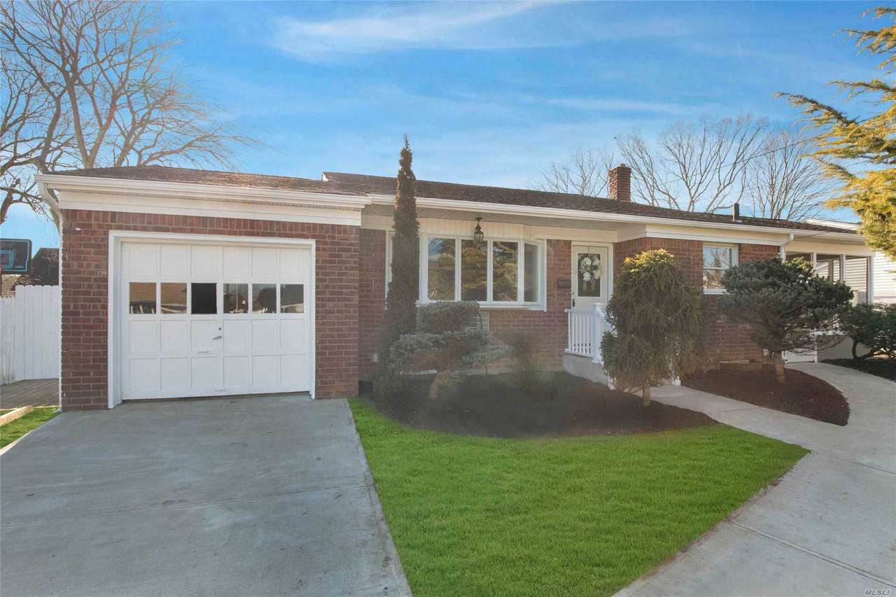 208 Plitt Avenue - Photo 1
