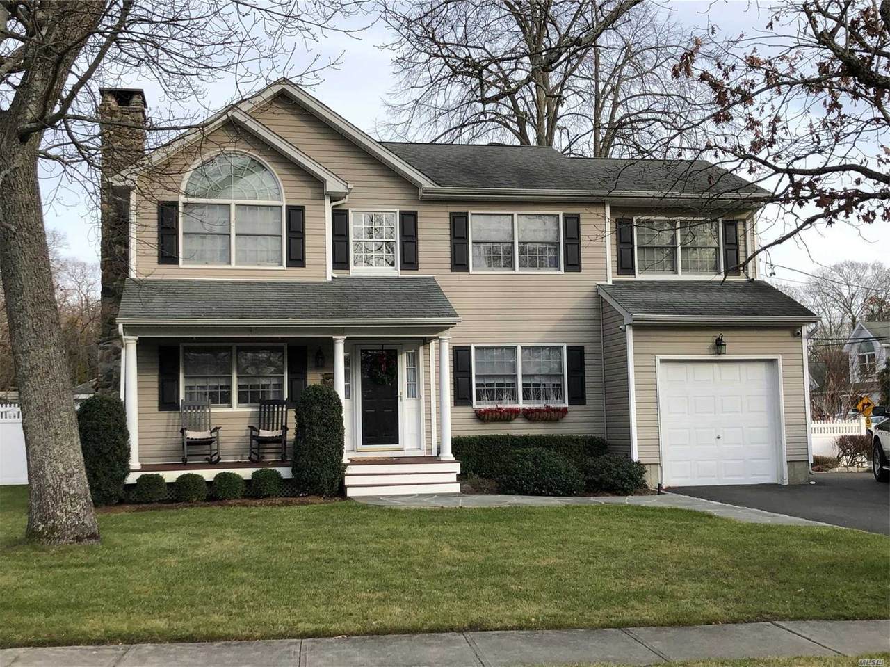 79 Bayview Avenue - Photo 1