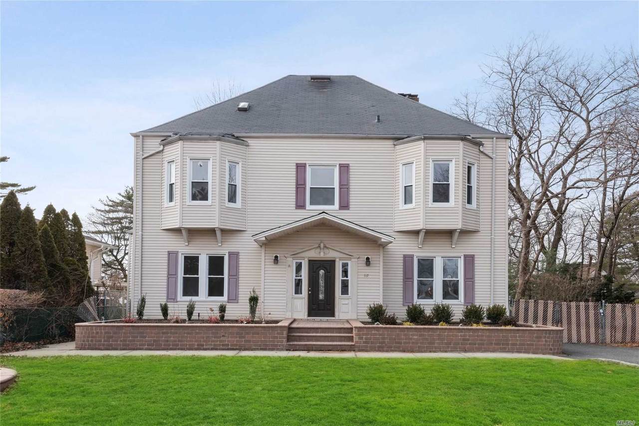 117 Hilton Avenue - Photo 1