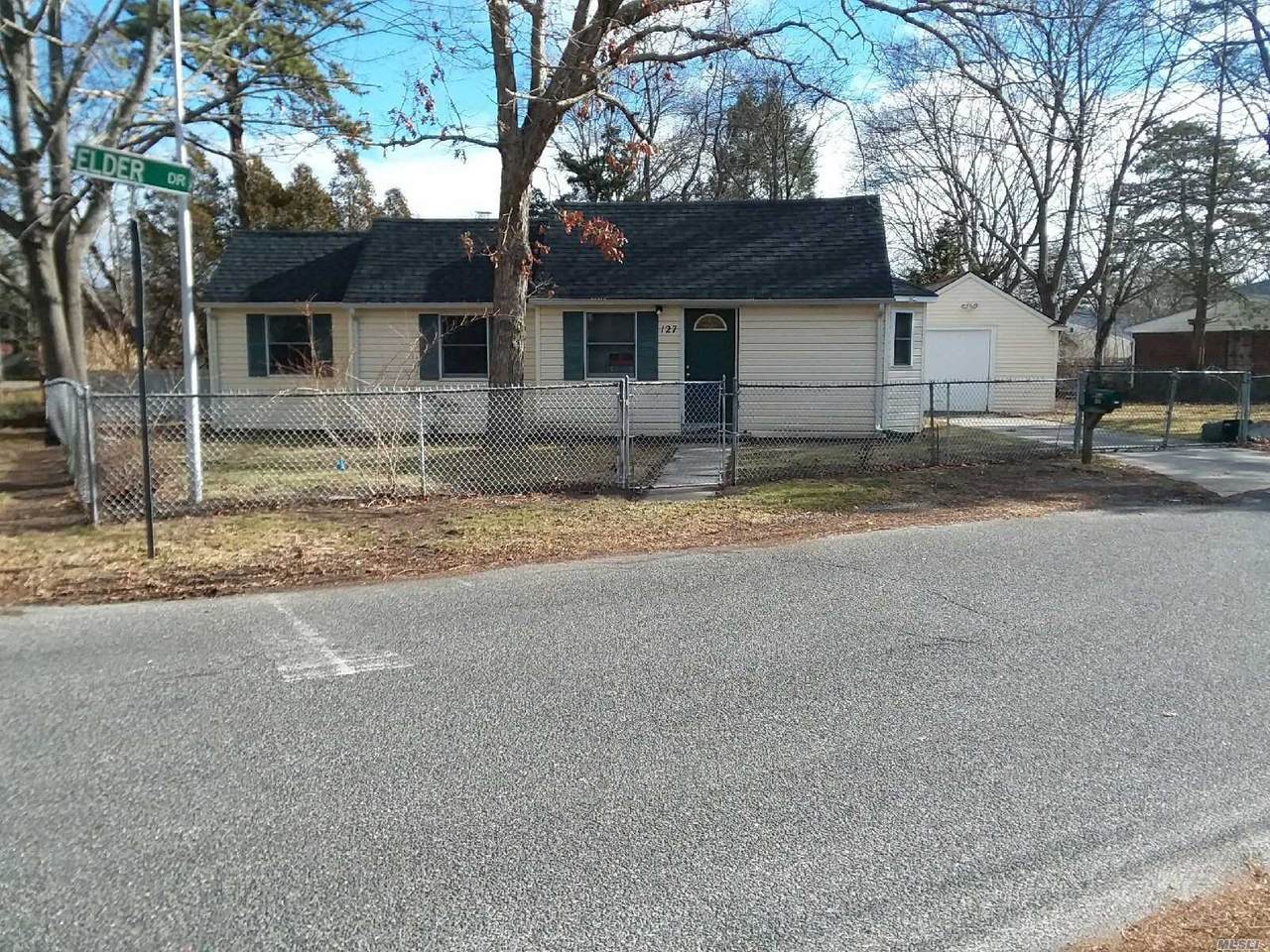 127 Elder Drive - Photo 1