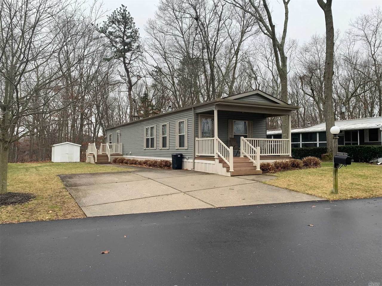 1661-143 Old Country Road - Photo 1