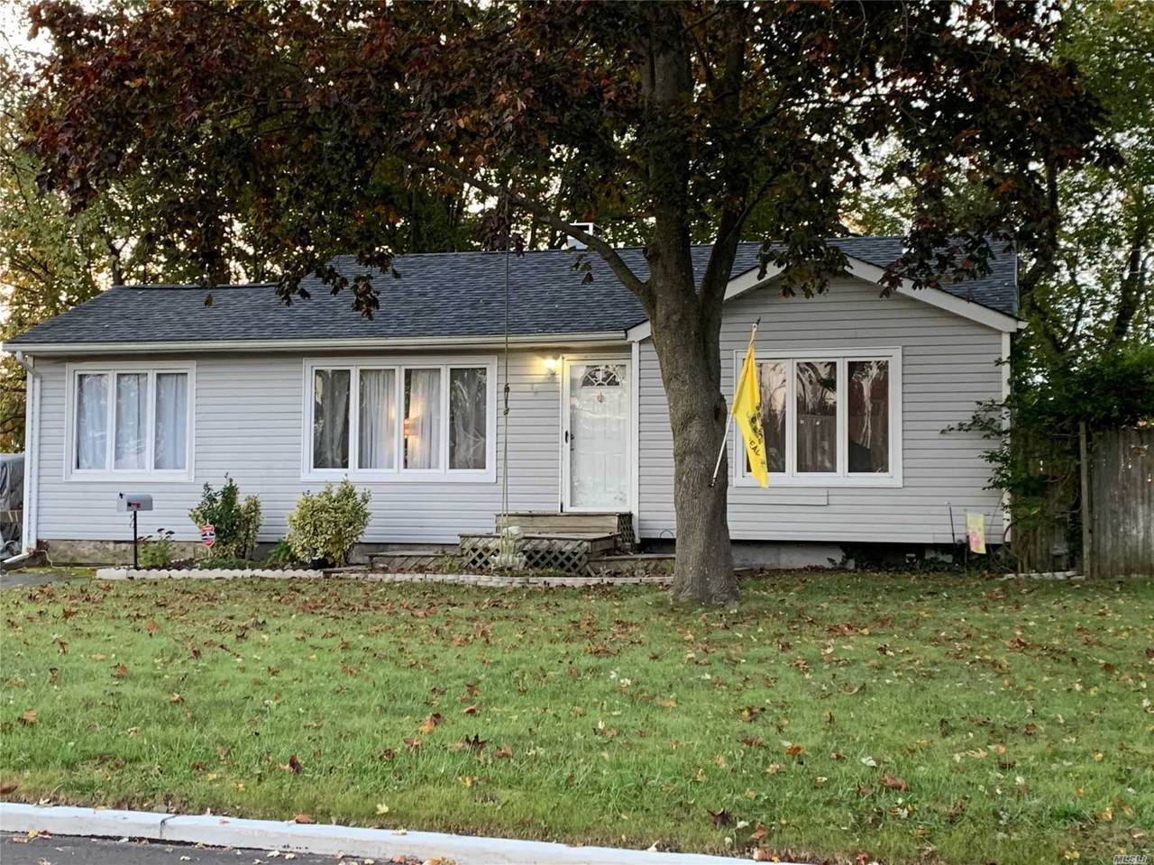 14 Dahlia Dr. South - Photo 1