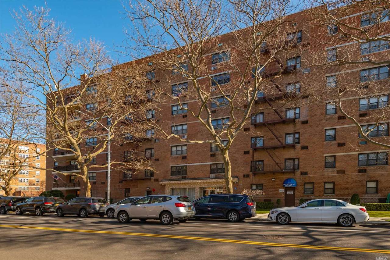 153-25 88 Street - Photo 1