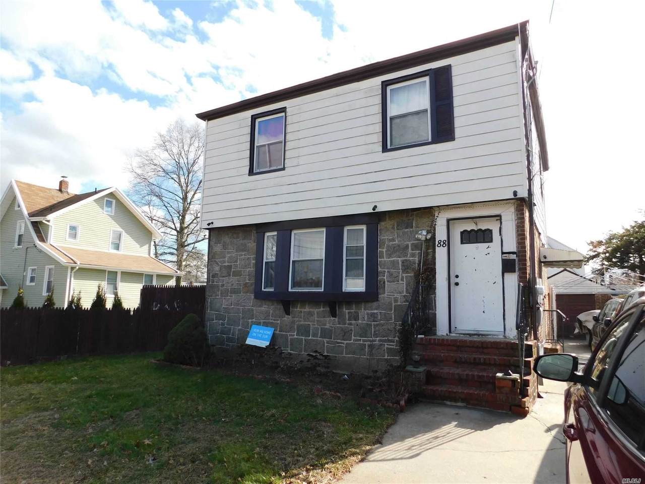 88 Windsor Parkway - Photo 1