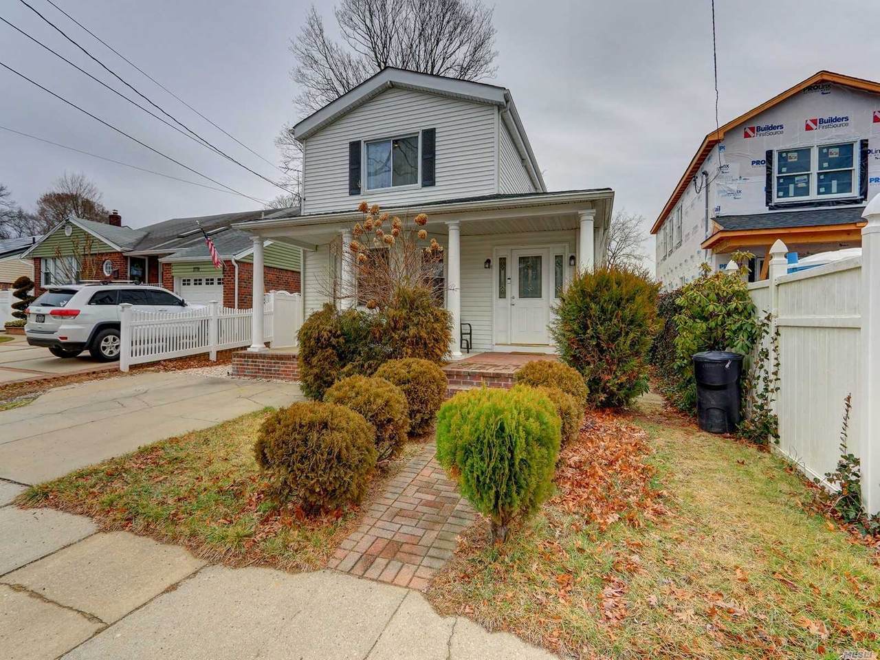1735 Washington Avenue - Photo 1