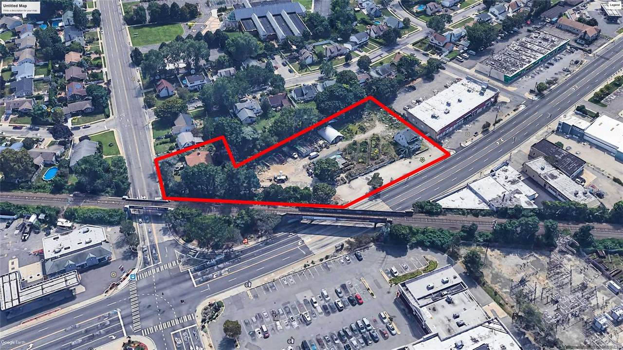 40 Hempstead Turnpike - Photo 1