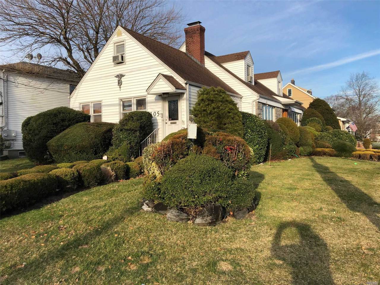 336 Scranton Avenue - Photo 1