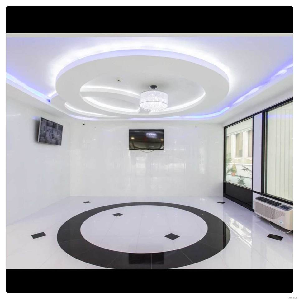 5 Grace Avenue - Photo 1