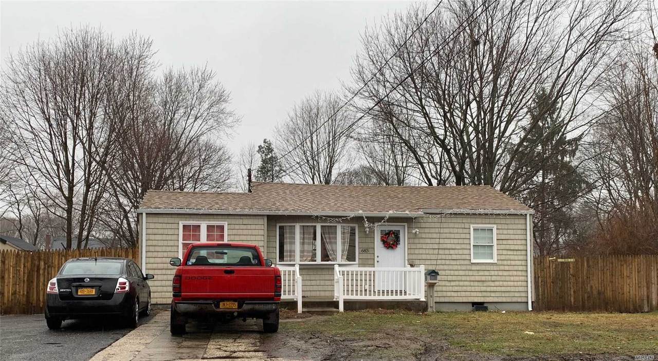 683 Spur Drive - Photo 1