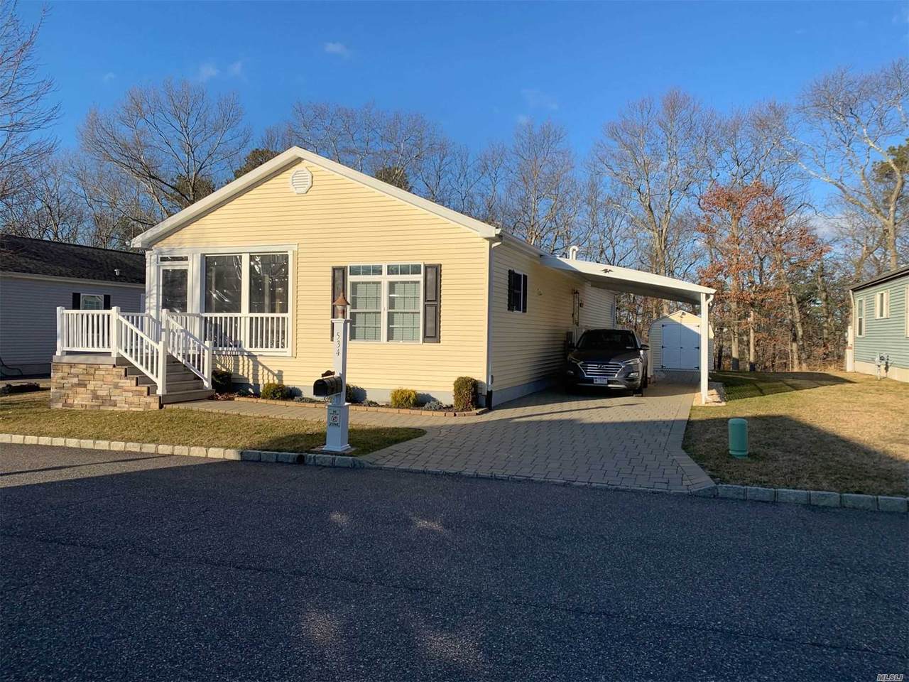 1661-534 Old Country Road - Photo 1