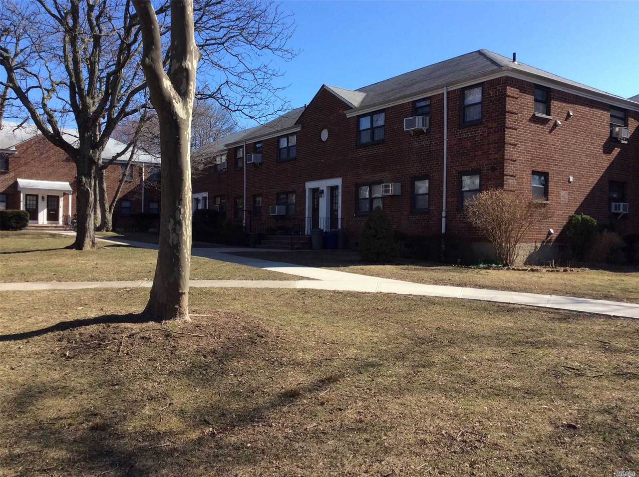 21-37 Utopia Parkway - Photo 1