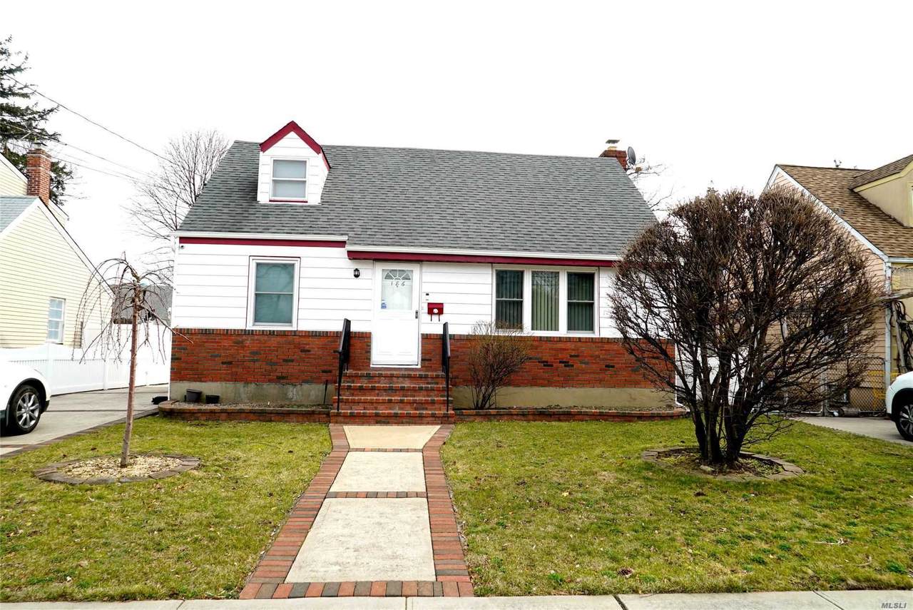186 Rhodes Avenue - Photo 1