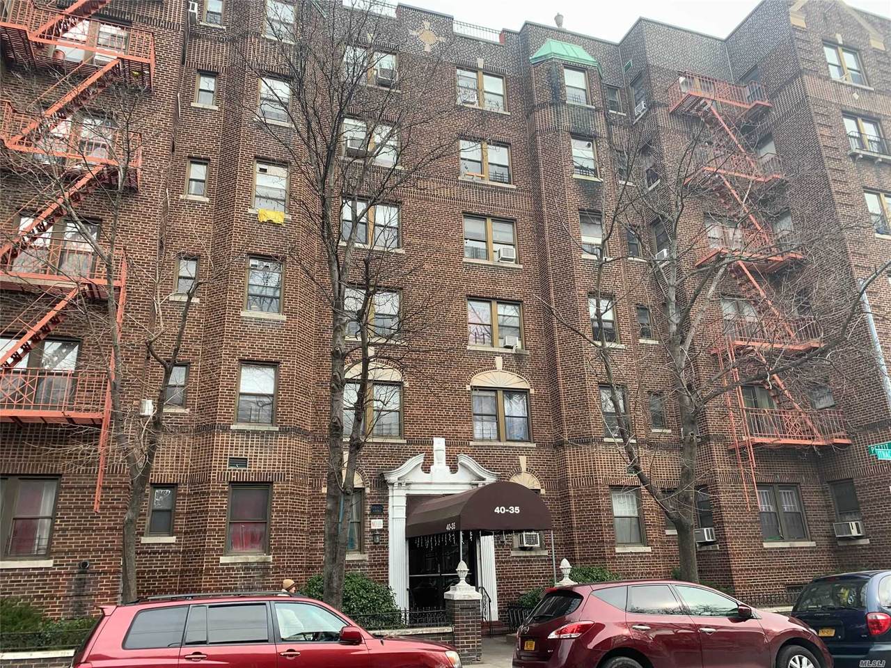 40-35 Ithaca Street - Photo 1