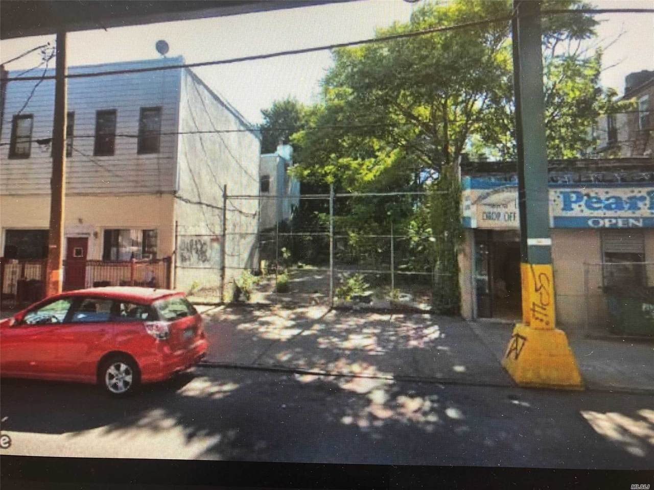 188 Crescent - Photo 1