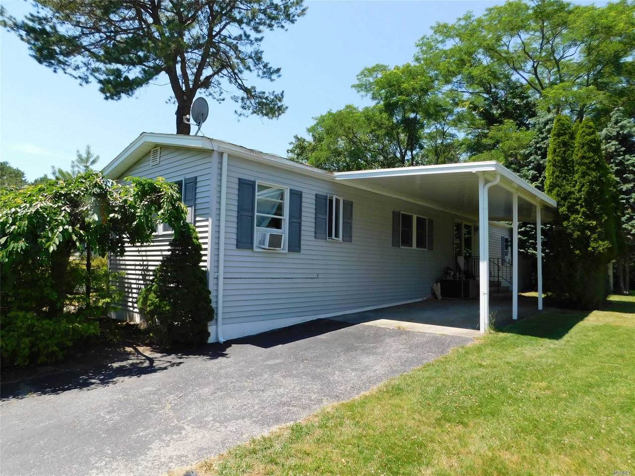 525-199 Riverleigh Avenue - Photo 1