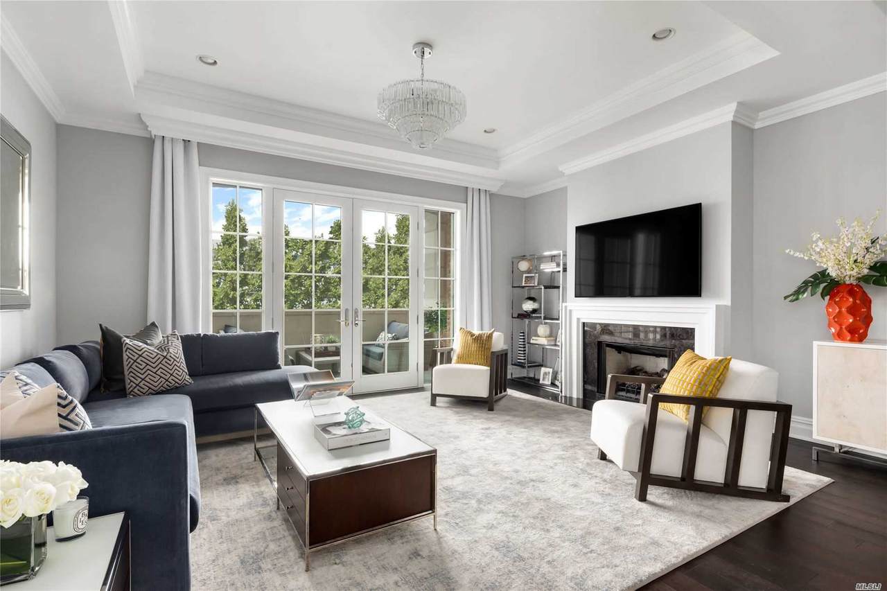 5000 Royal Court - Photo 1
