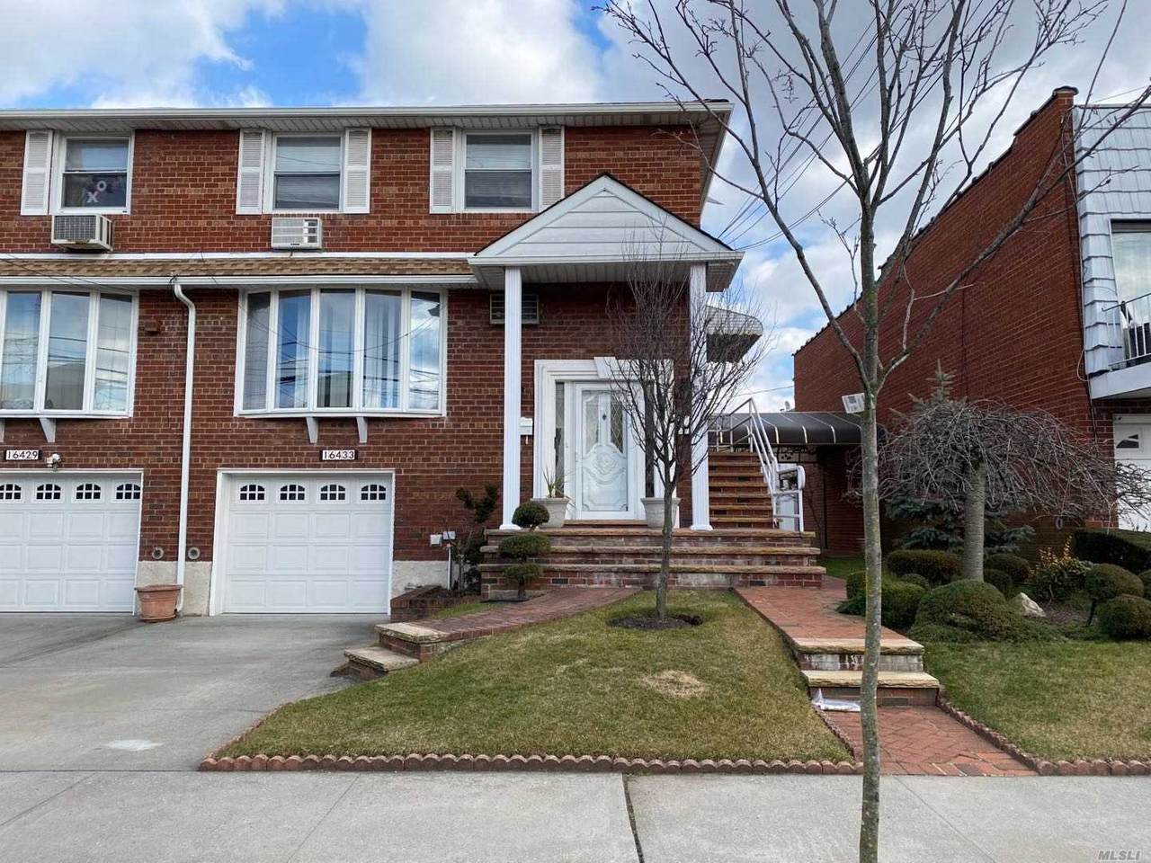 164-33 95th Street - Photo 1