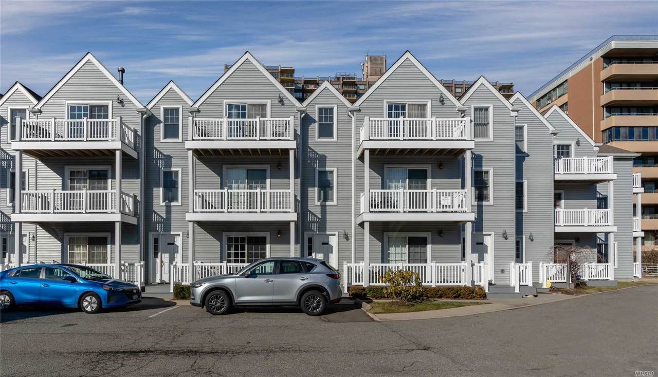 167-09 Powells Cove Boulevard - Photo 1
