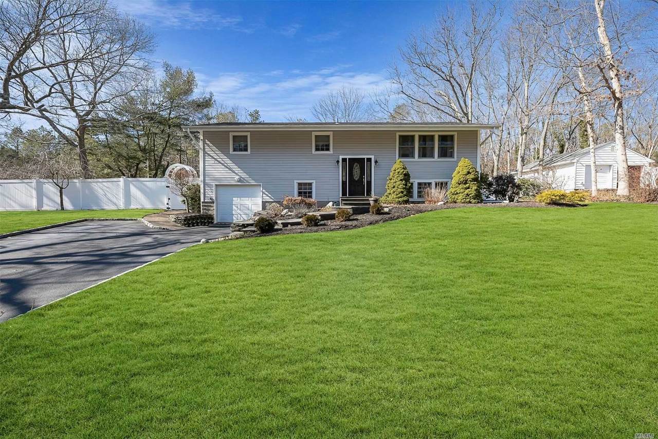 322 Hewlett Avenue - Photo 1