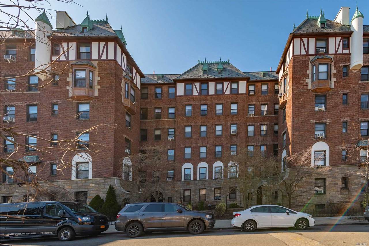 77-20 Austin Street - Photo 1
