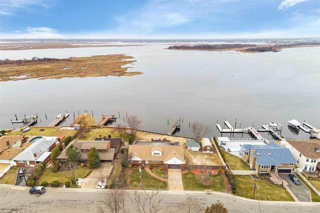 150 Island Parkway - Photo 1