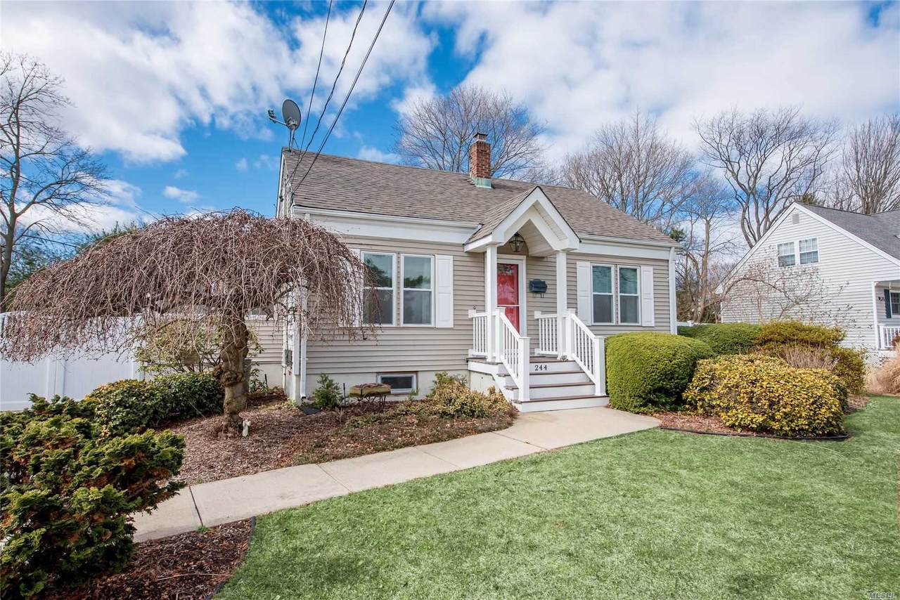 244 St. James Avenue - Photo 1