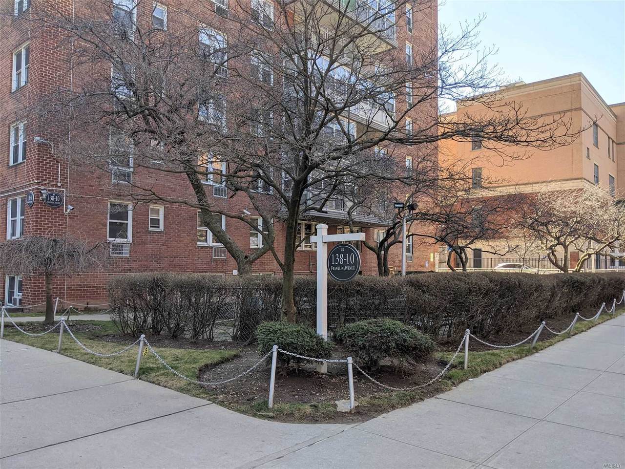 138-10 Franklin Avenue - Photo 1