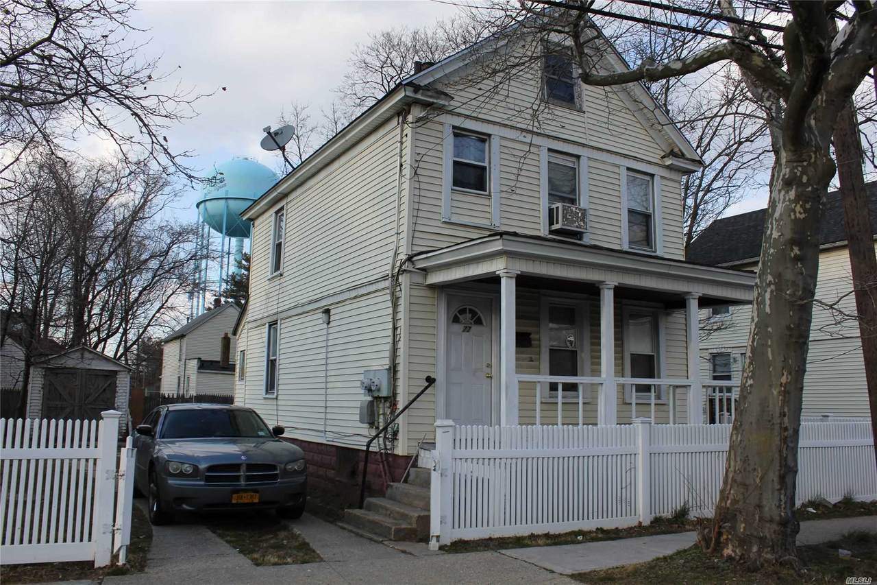 77 Graham Avenue - Photo 1