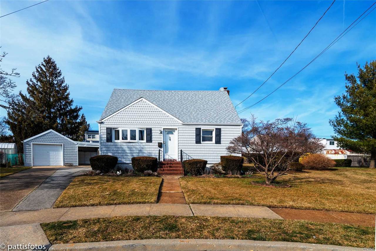 11 Surrey Lane - Photo 1