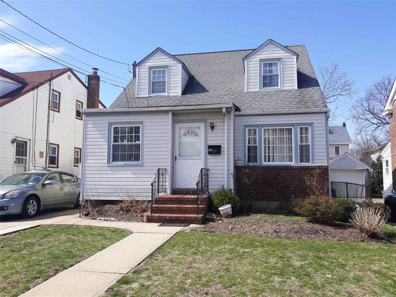 95 Belmont Parkway - Photo 1