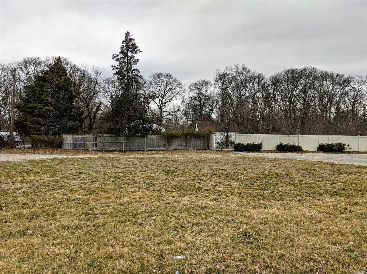 1443 Montauk Highway - Photo 1