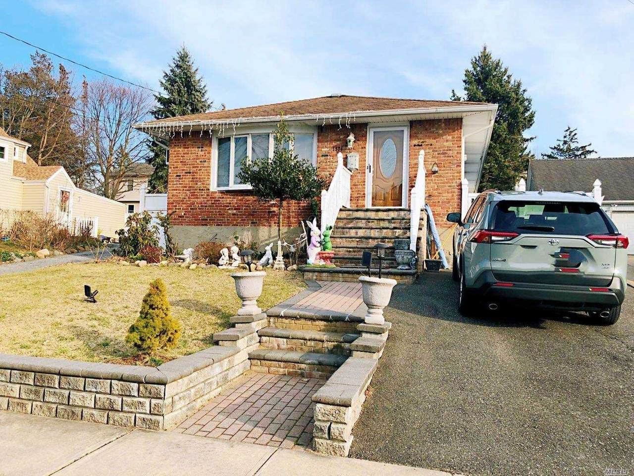 1574 Blaine Avenue - Photo 1 1574 Blaine Avenue - Photo 1