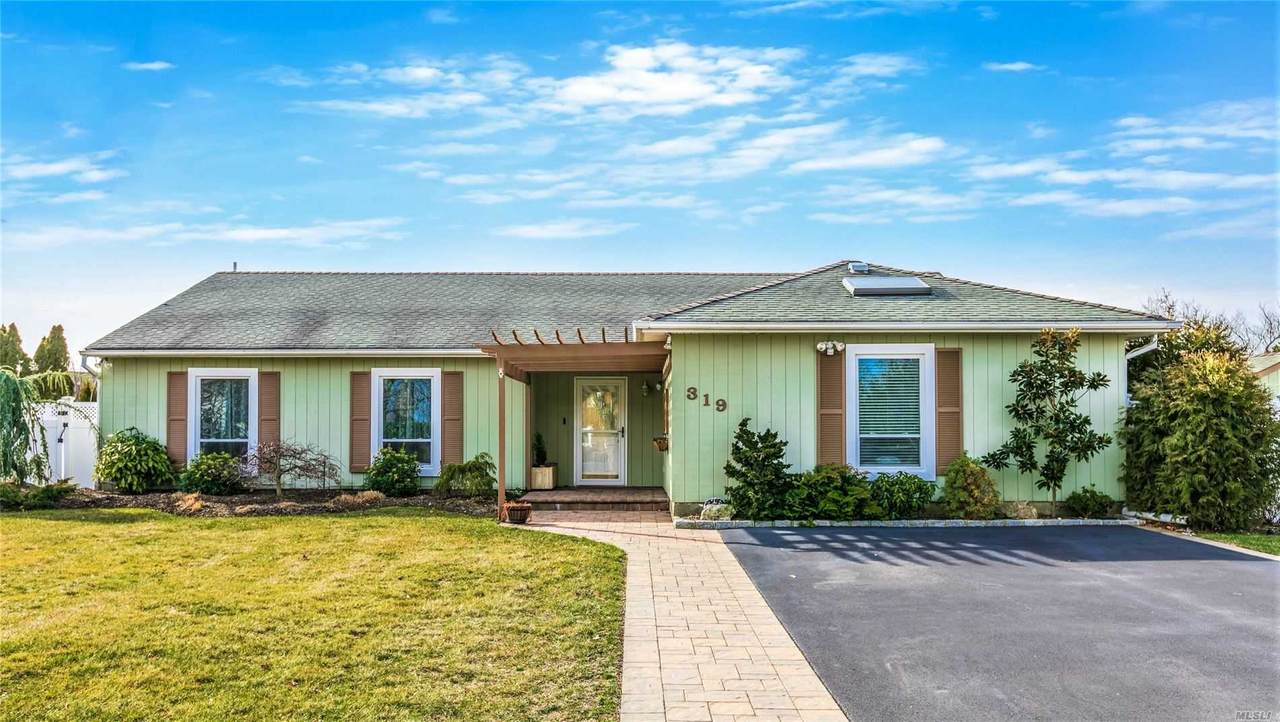 319 Lagoon Drive - Photo 1