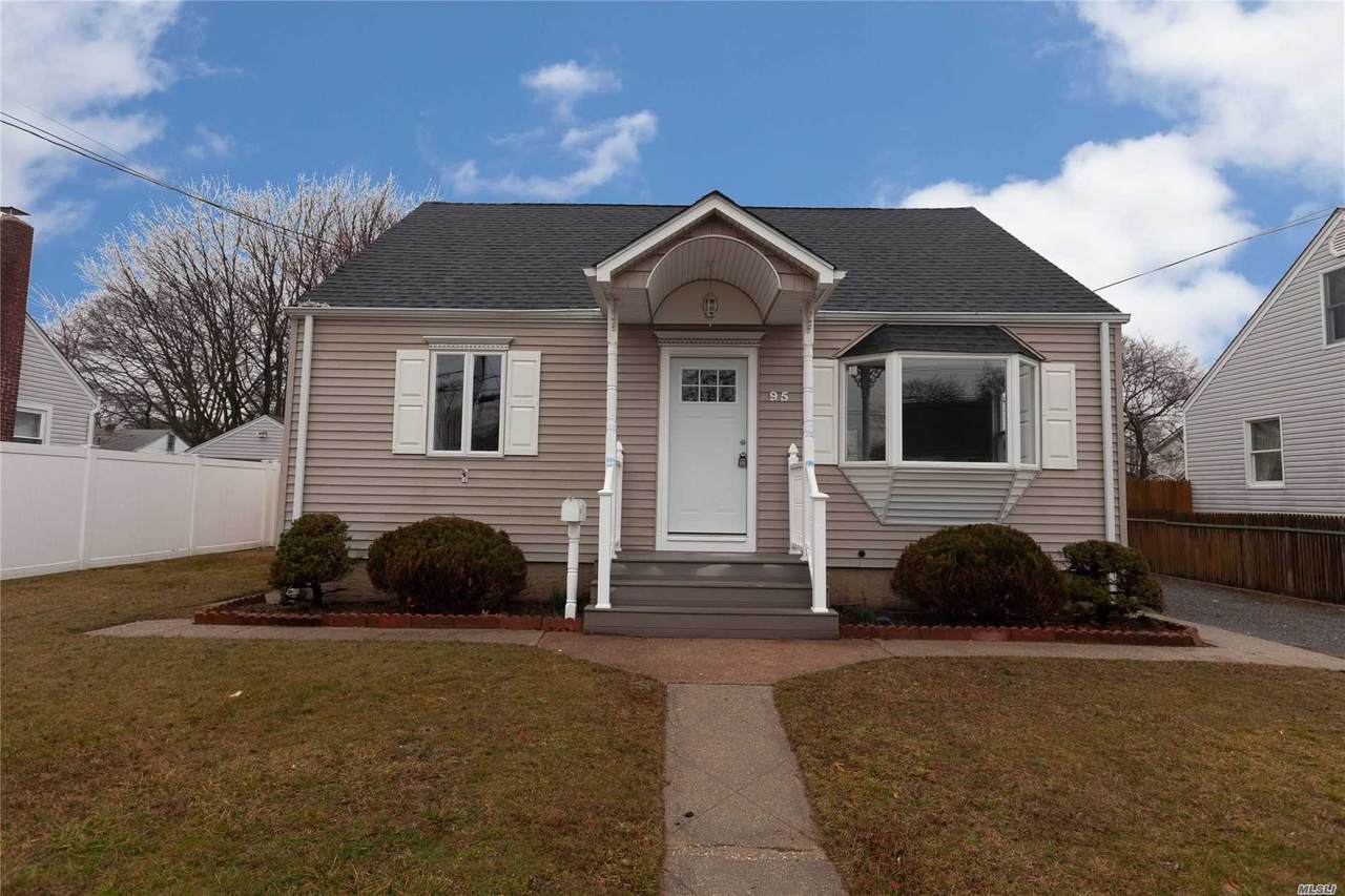 95 Copiague Place - Photo 1
