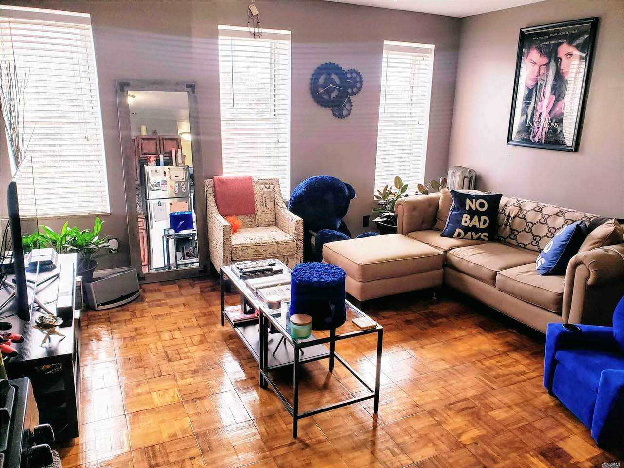 559 Putnam - Photo 1