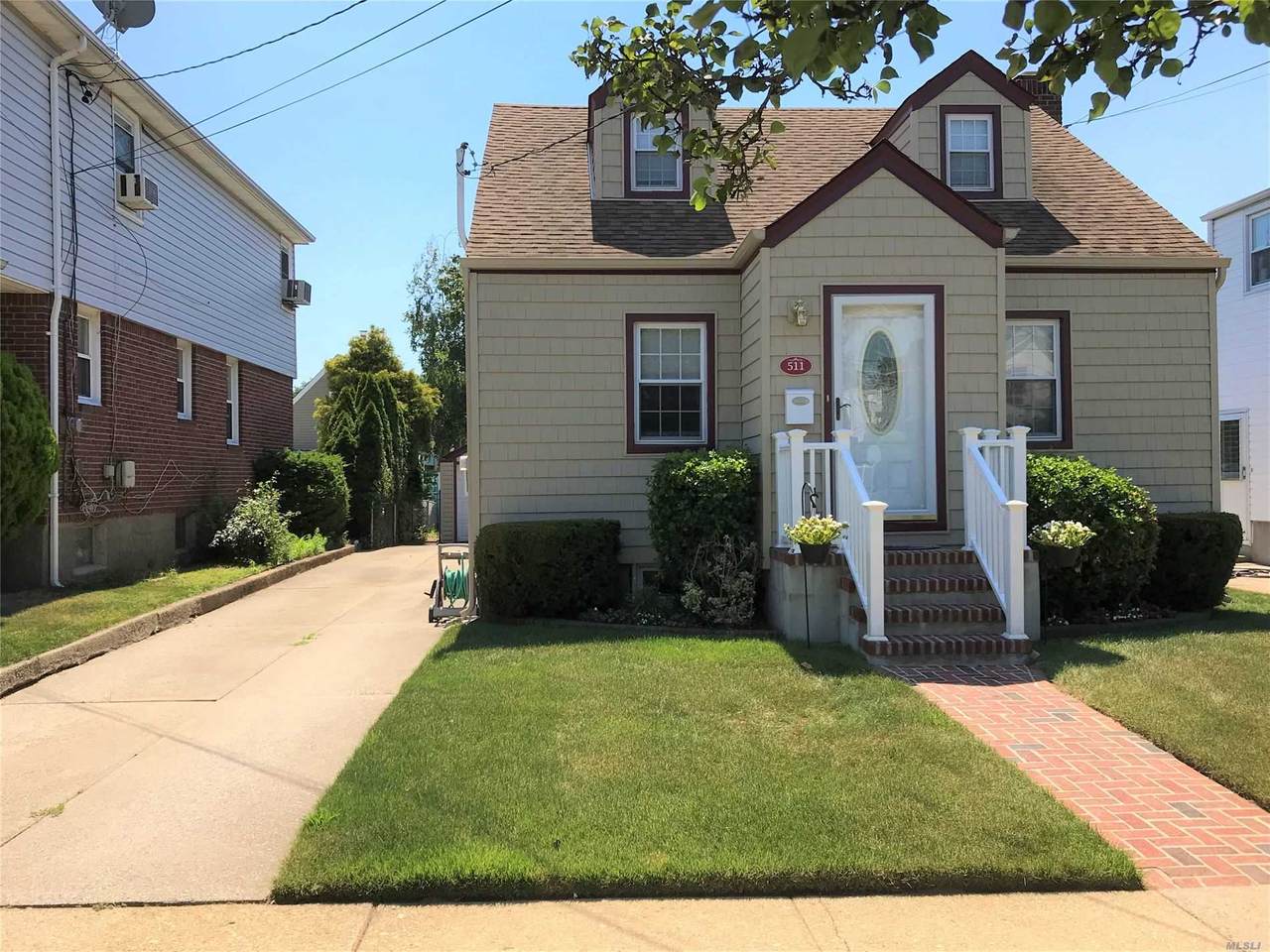 511 Hillside Boulevard - Photo 1