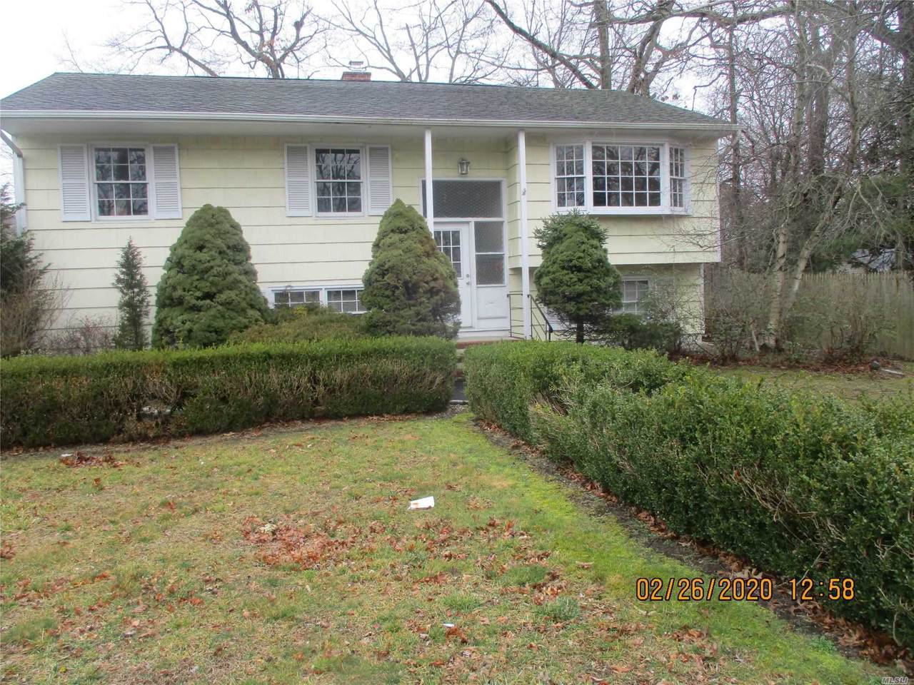 555 Islip Avenue - Photo 1