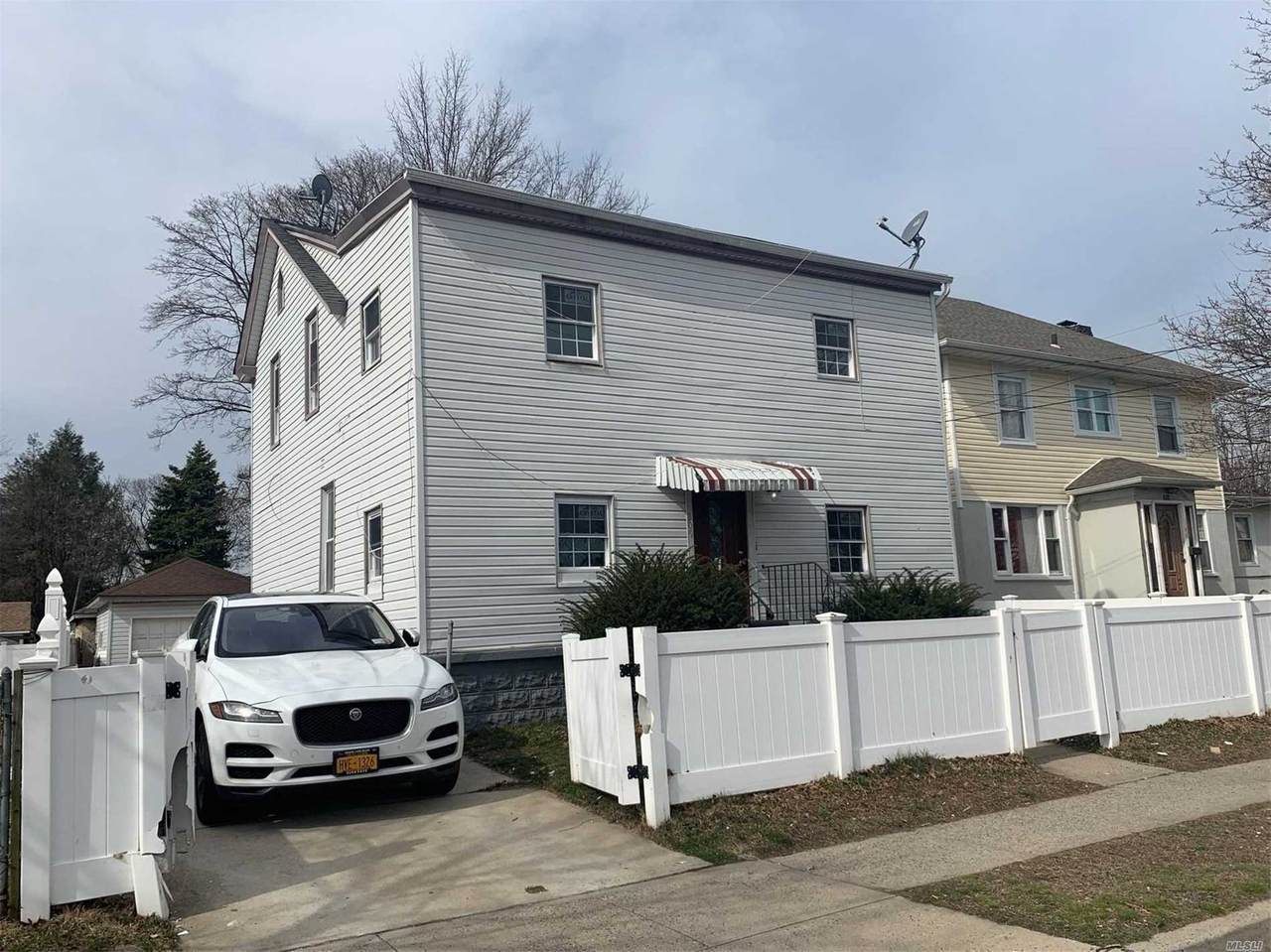 209 Washington - Photo 1