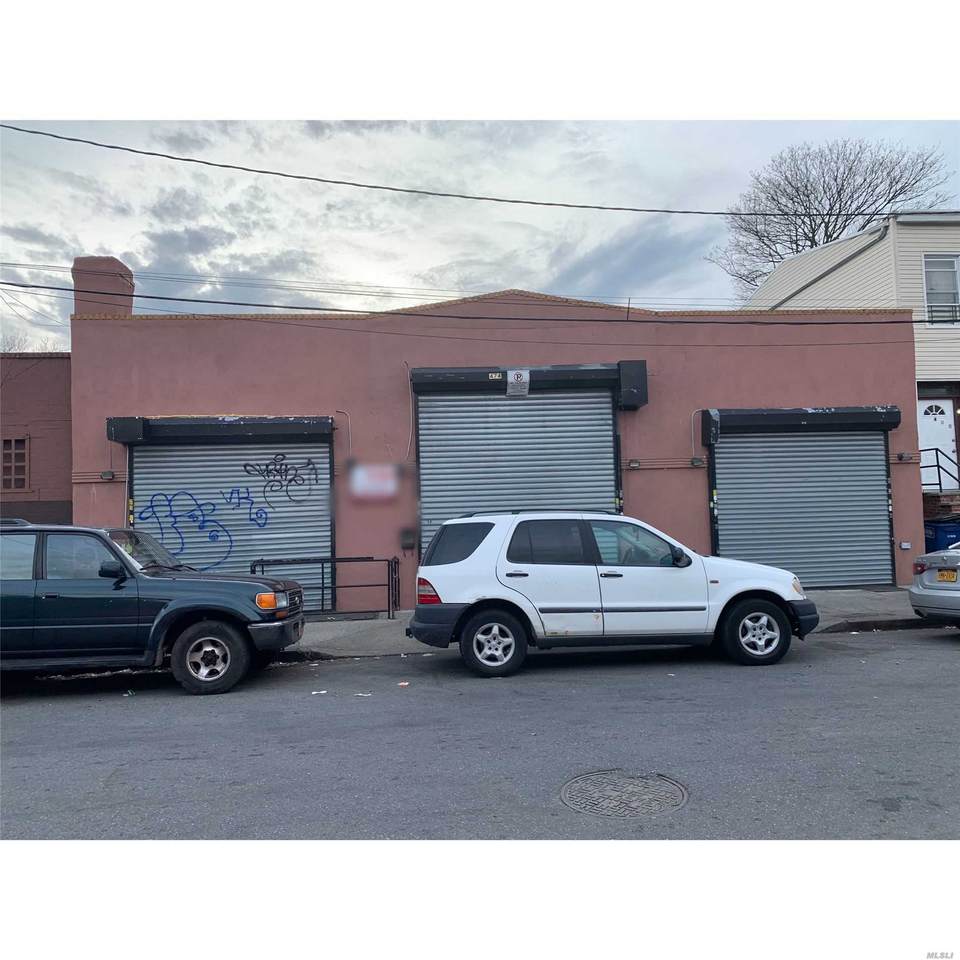 474 Hemlock St - Photo 1