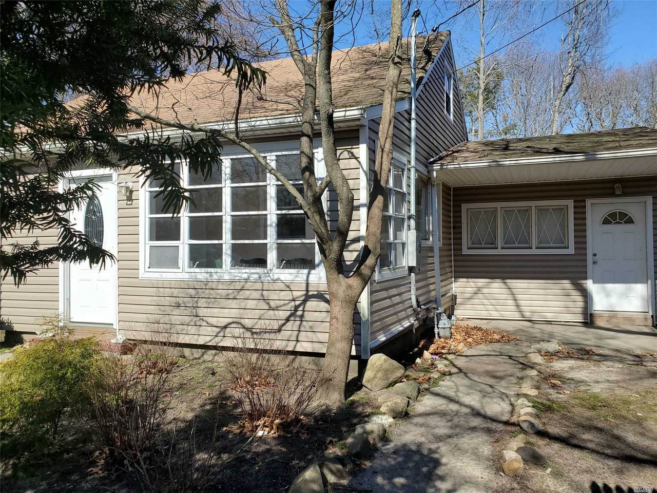1498 Flanders Road - Photo 1