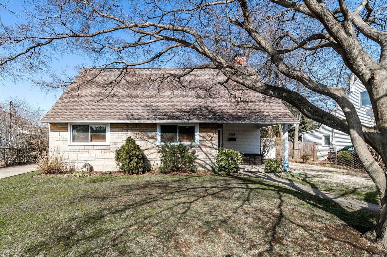 2481 Putnam Drive - Photo 1