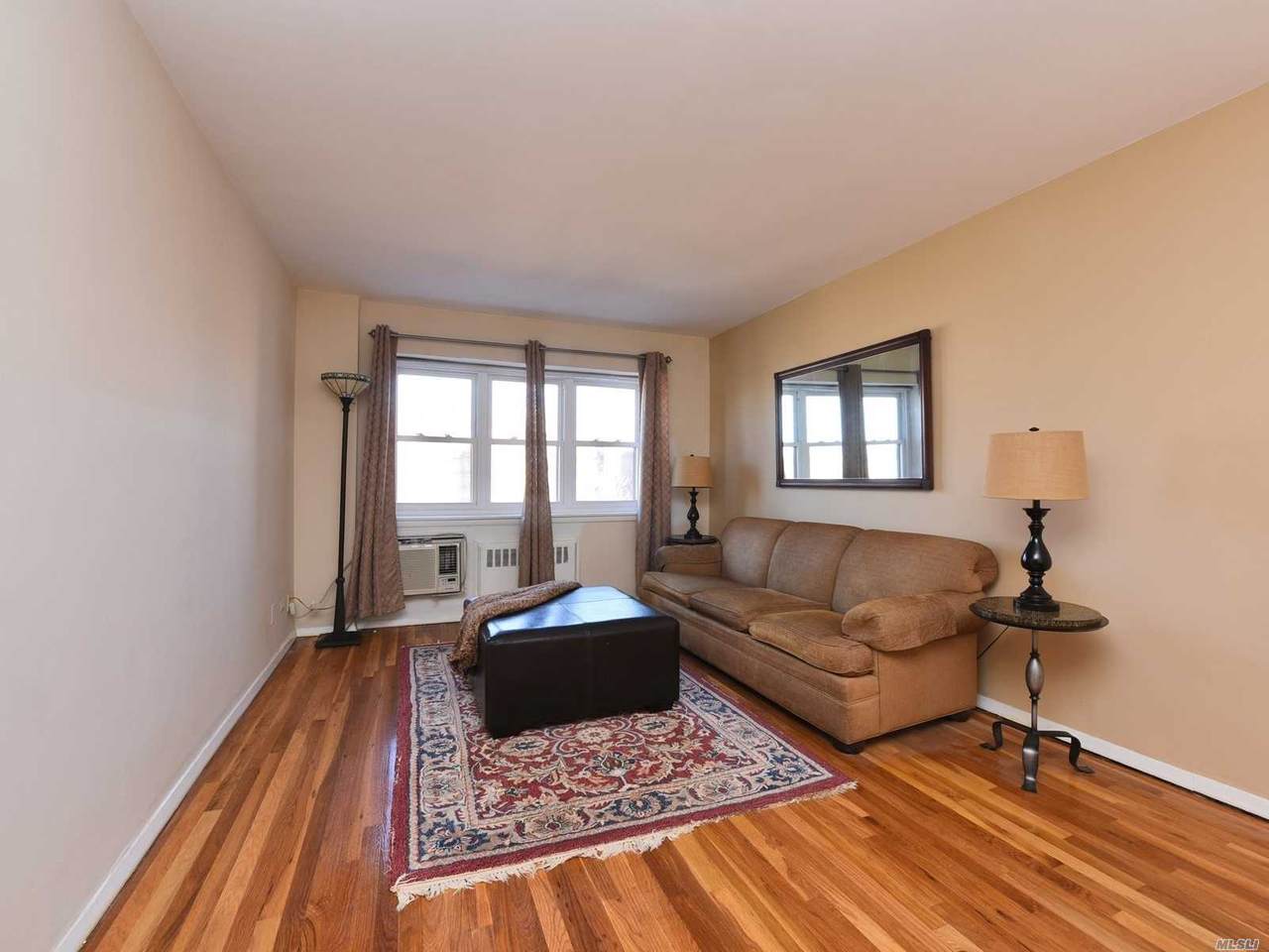 144-55 Melbourne Avenue - Photo 1