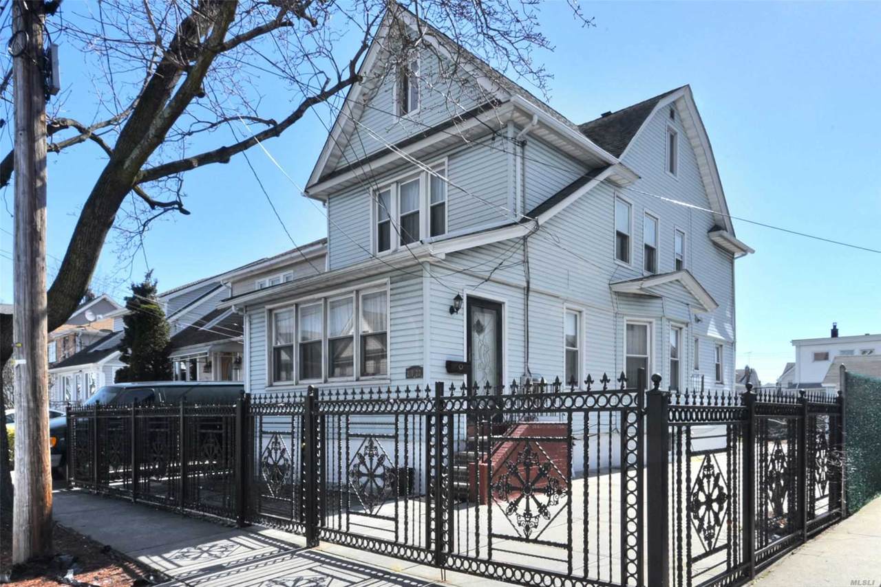 220-22 93 Avenue - Photo 1